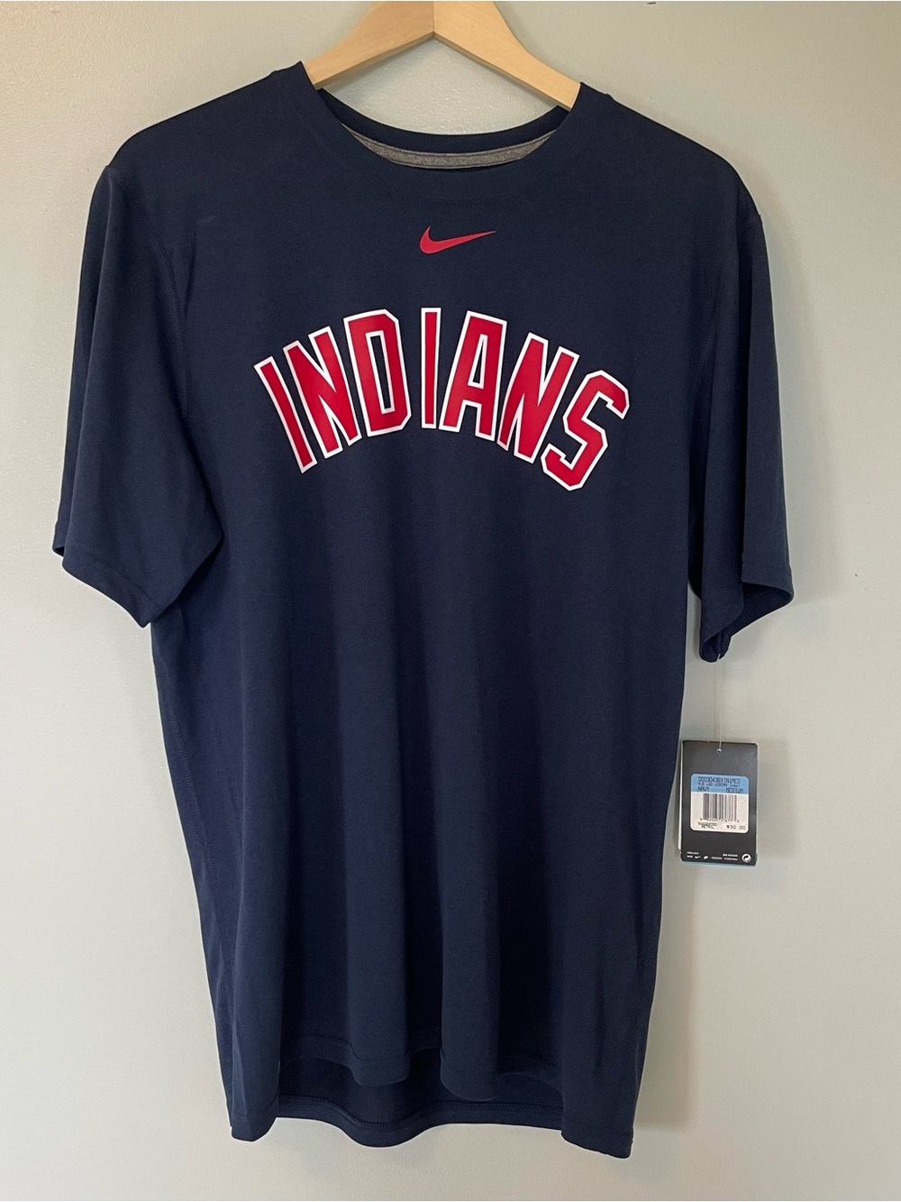 Nike Men’s Navy Indians Graphic Tee NWT